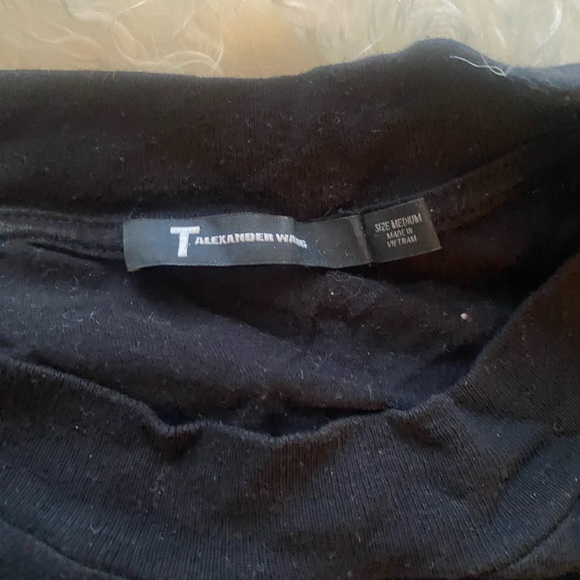 VGC Alexander Wang luxury men’s plain blacked out Tee in size Medium!! - Picture 3 of 3